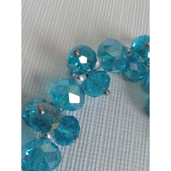Blue Translucent Imitation Faceted Crystal Beads Elasticized Statement Bracelet - Picture 6 of 9